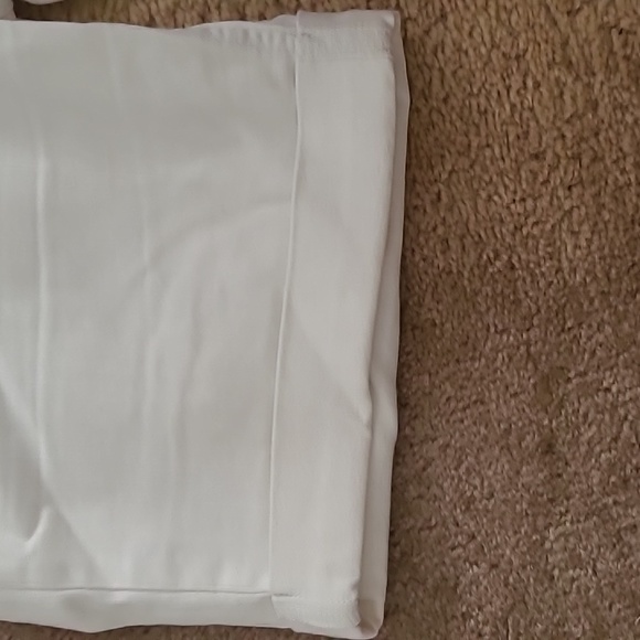 DKNY white short - Picture 2 of 9